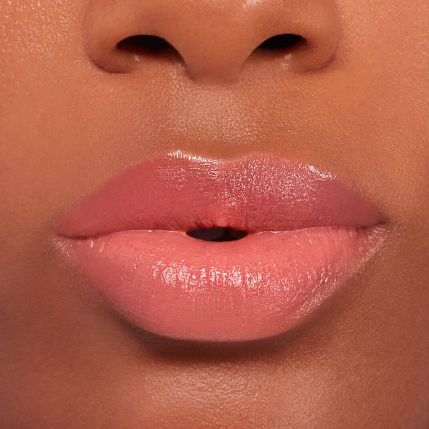 POWER-FULL PLUMP LIP BALM (BÁLSAMO LABIAL HIDRATANTE Y VOLUMINIZADOR)